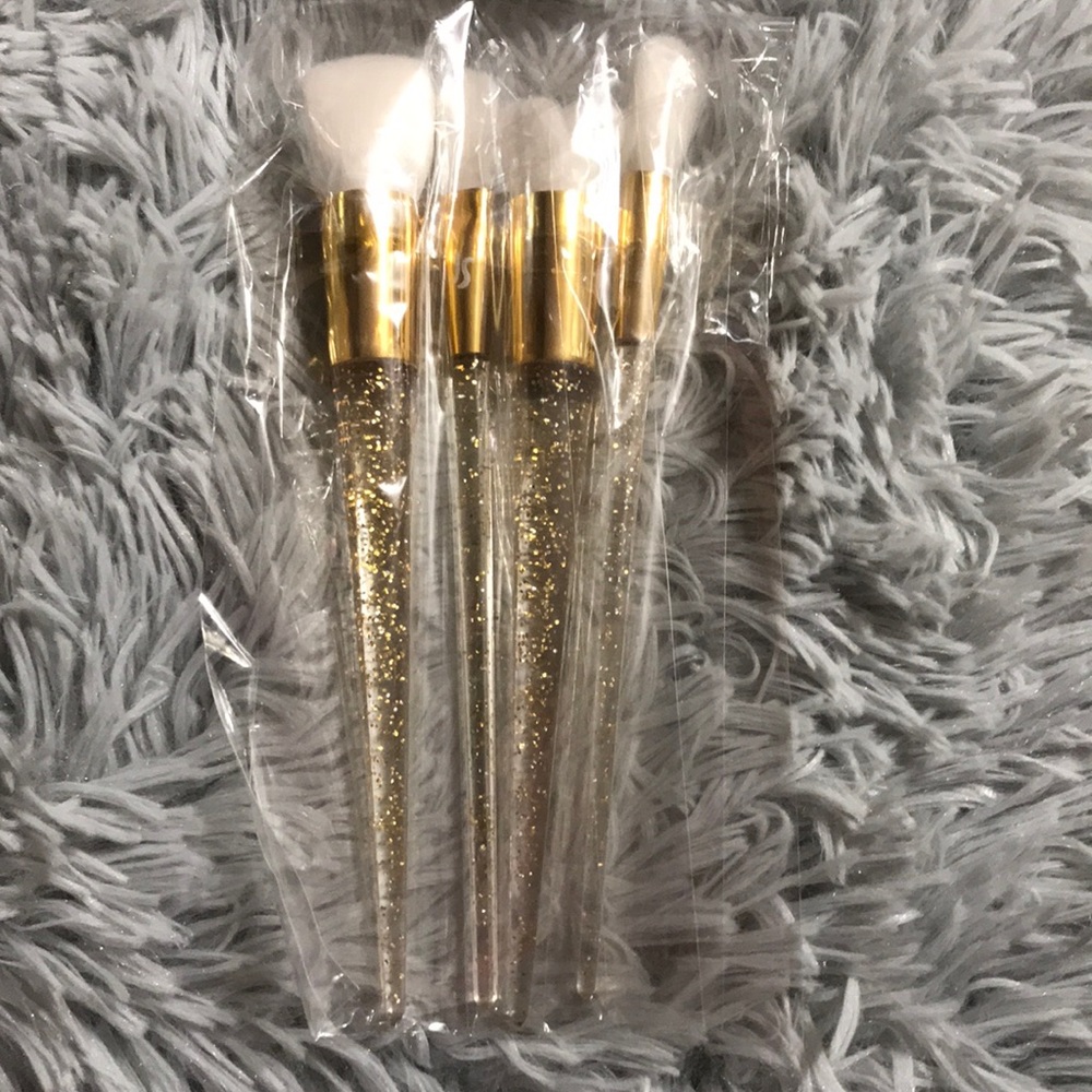Jessica Simpson Makeup Brushes